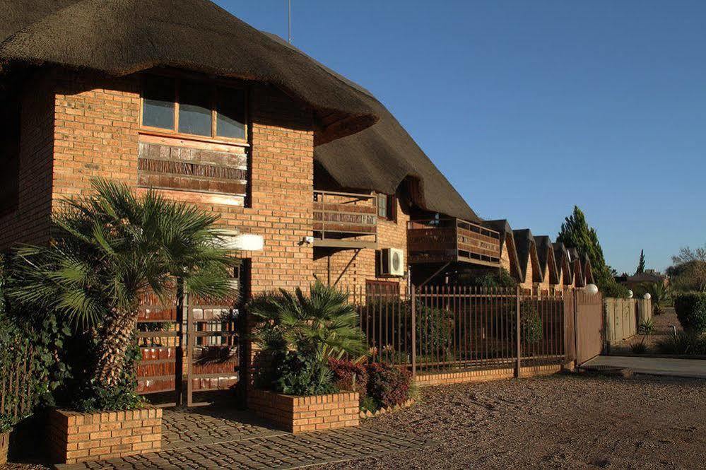 Kuruman Inn Екстериор снимка