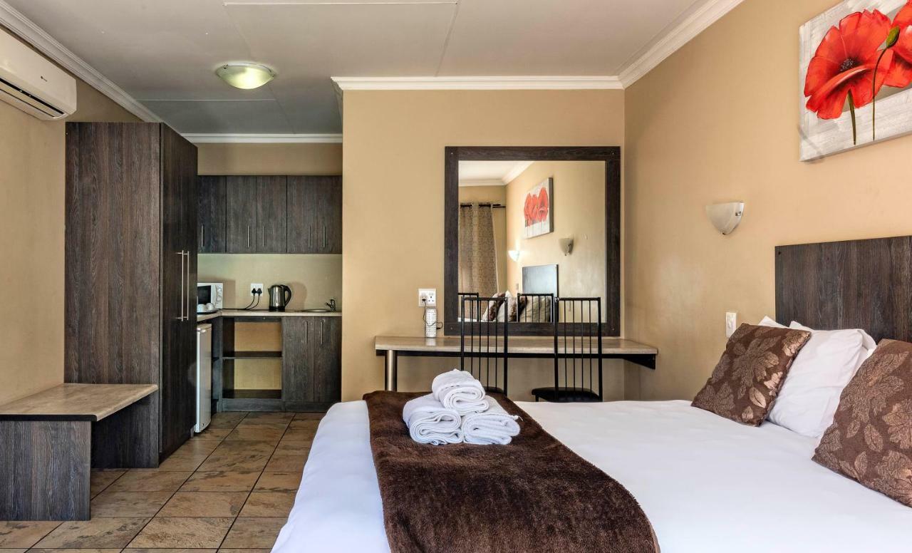 Kuruman Inn Екстериор снимка